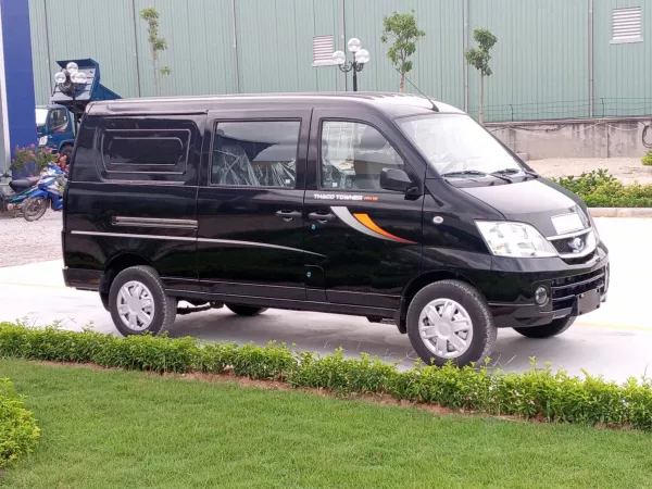 Dịch vụ thay Kính chắn gió xe tải Thaco Towner tận nơi